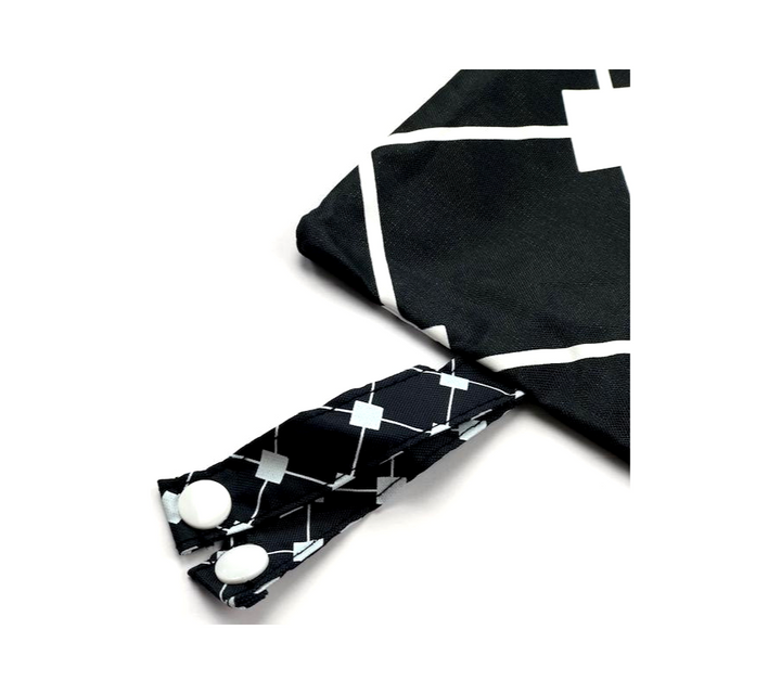 Secure stud closure for foldable bag