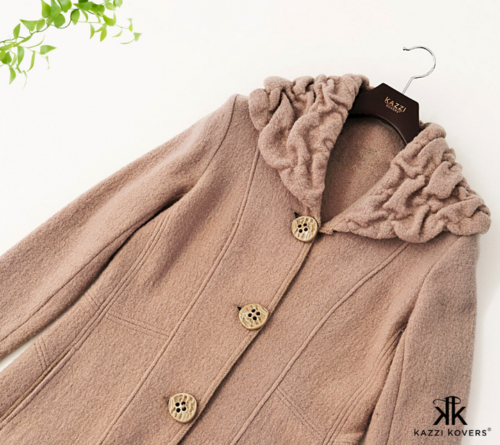 Timber coat hanger for heavy and robust garments