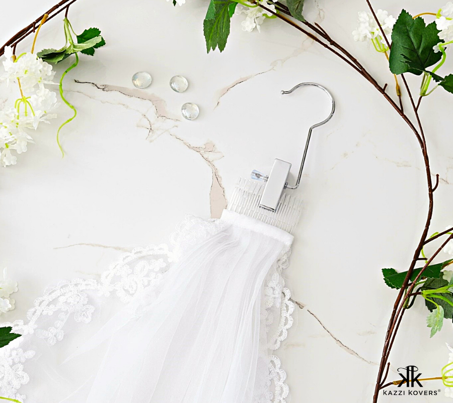Veil hanger with long lace veil