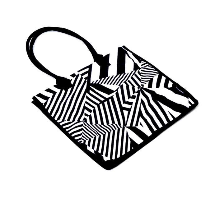 Side view of chevron bag