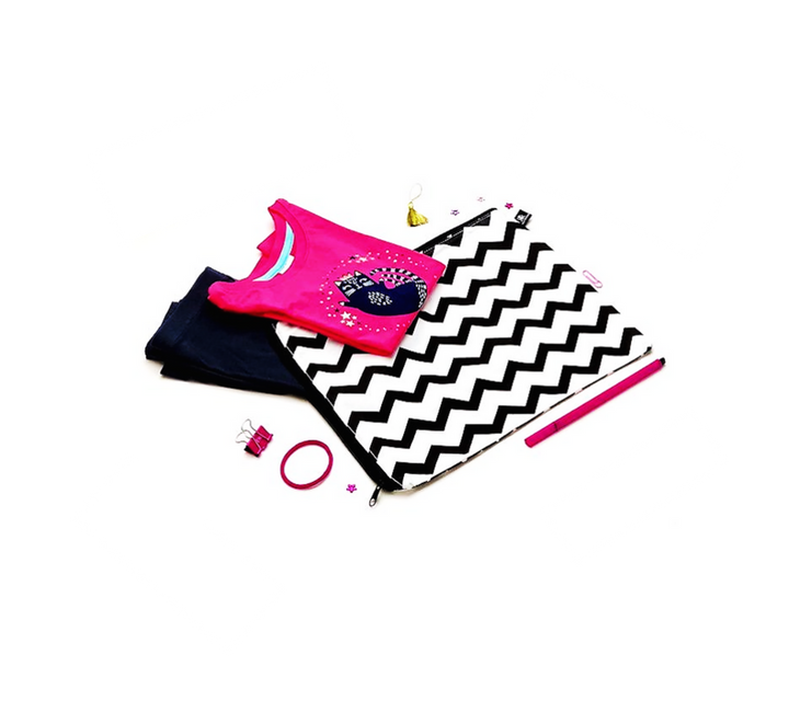 Kids clothes bag in chevron print