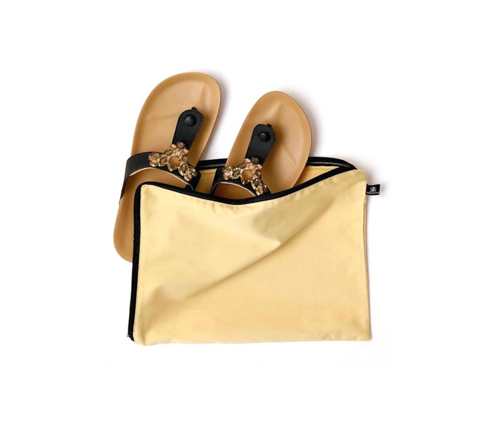 Casual shoes in beige cotton storage bag