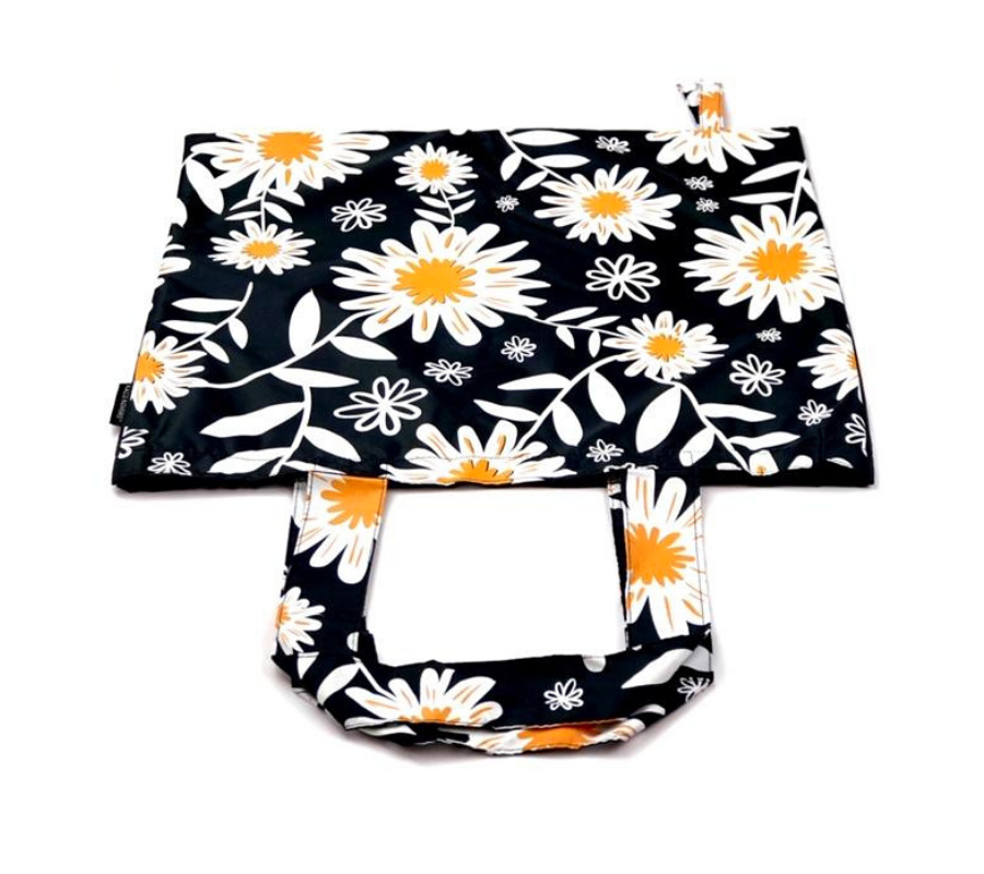 Cheerful daisy print grocery and shopping bags 